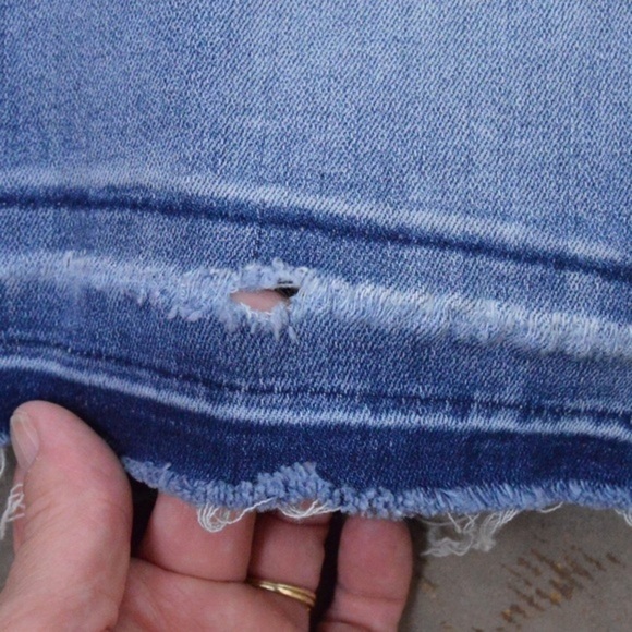 KanCan Distressed Raw Hem Stretchy Denim Mini Skirt, Size 3/25 FLAW - Picture 6 of 7